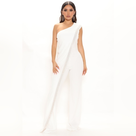 Fashion Nova Pants & Jumpsuits Fashion Nova White Jumpsuit Sz M